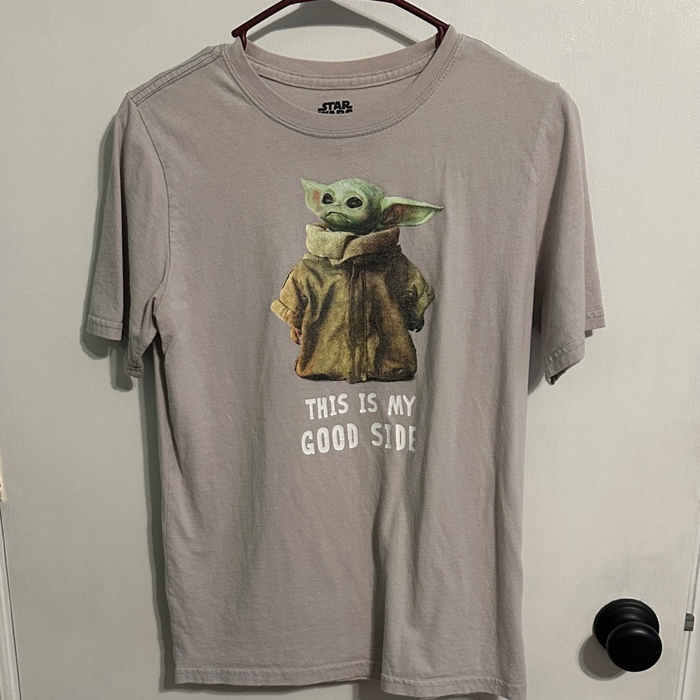 Star Wars‎ Gray T-Shirt with Grogu Design